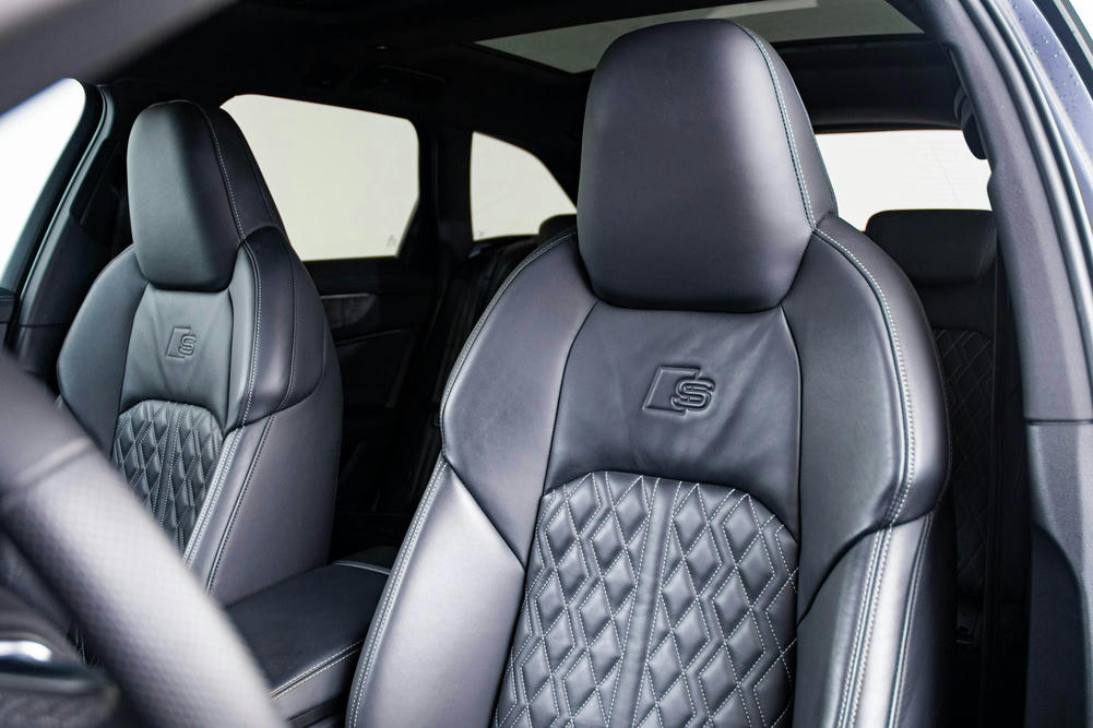 Audi A6 met S-line sportstoelen