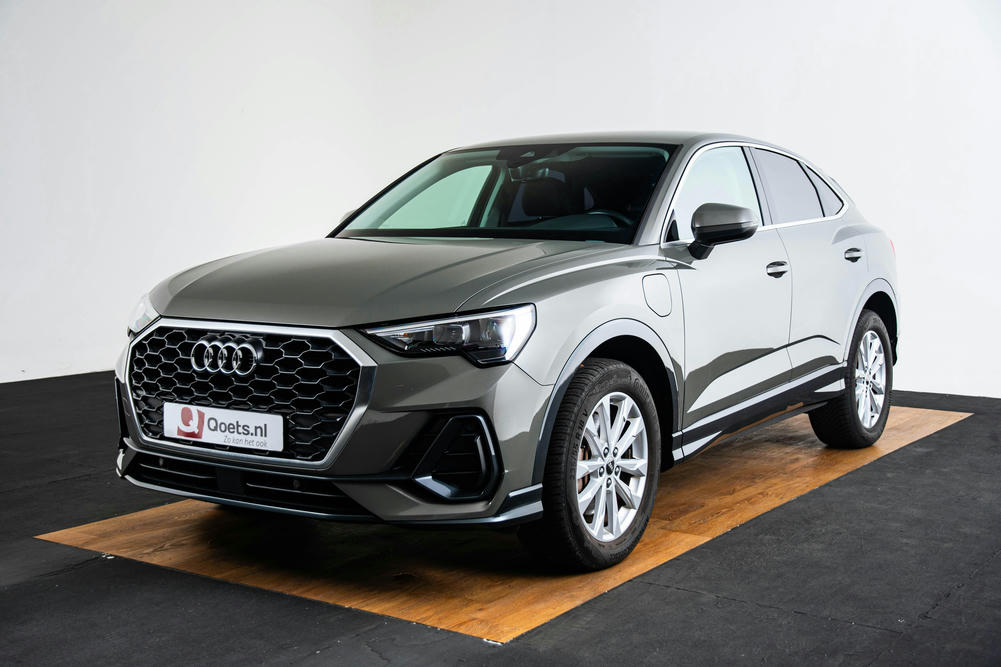 Audi Q3 met Velgen, lichtmetaal 7J x 18 5-dubbel-arm-design