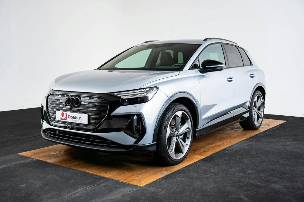 Audi Q4 met Velgen Audi Sport, 5-arm-rotor-evo, mat-titaangrijs, glansgedraaid