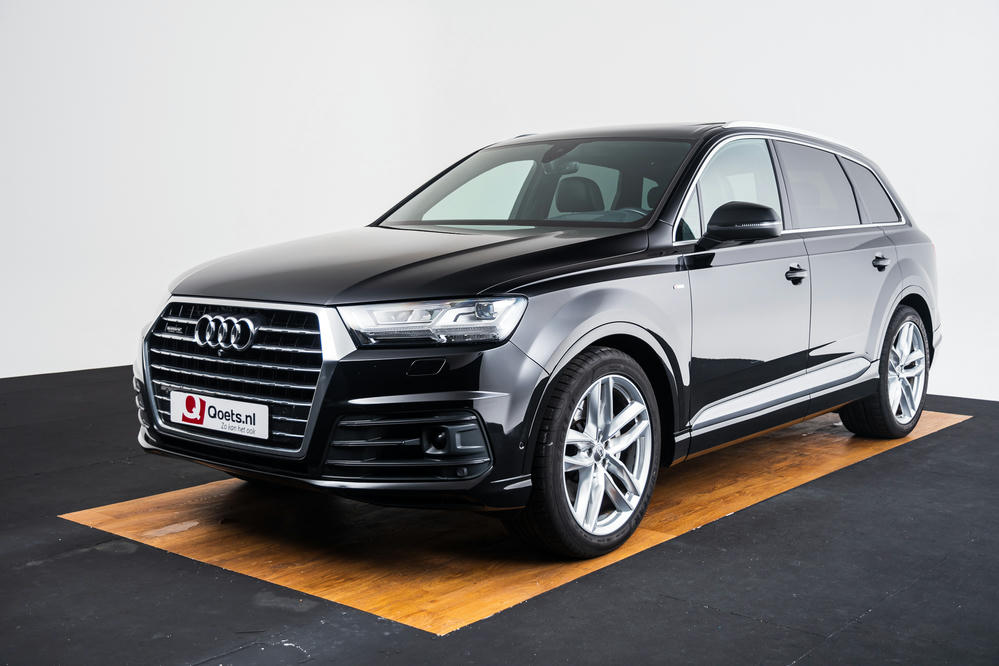 Audi Q7 (2).jpg