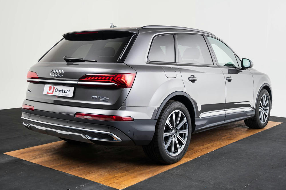 Audi Q7.jpg