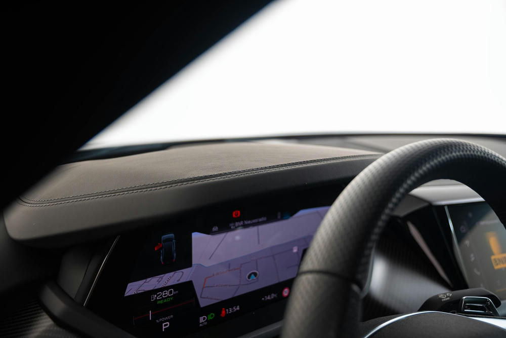 Audi e-tron GT quattro interieur 2e.jpg