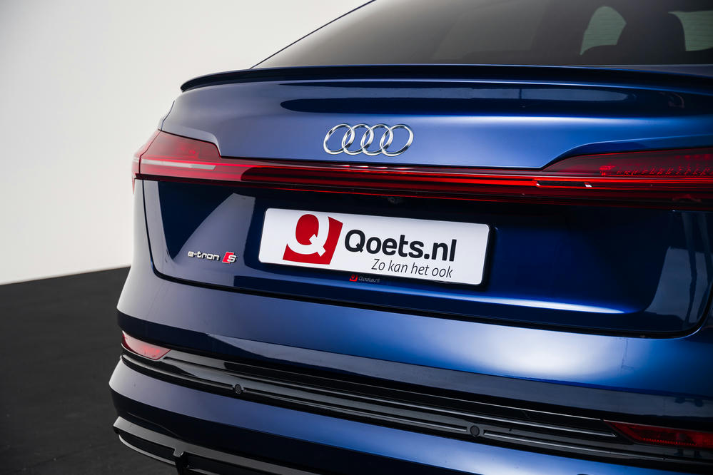 Audi e-tron Navarrablauw (4).jpg