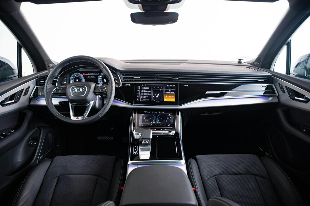 BES - Audi - Q7 55 TFSI e quattro - D016396 - Interieur (27)