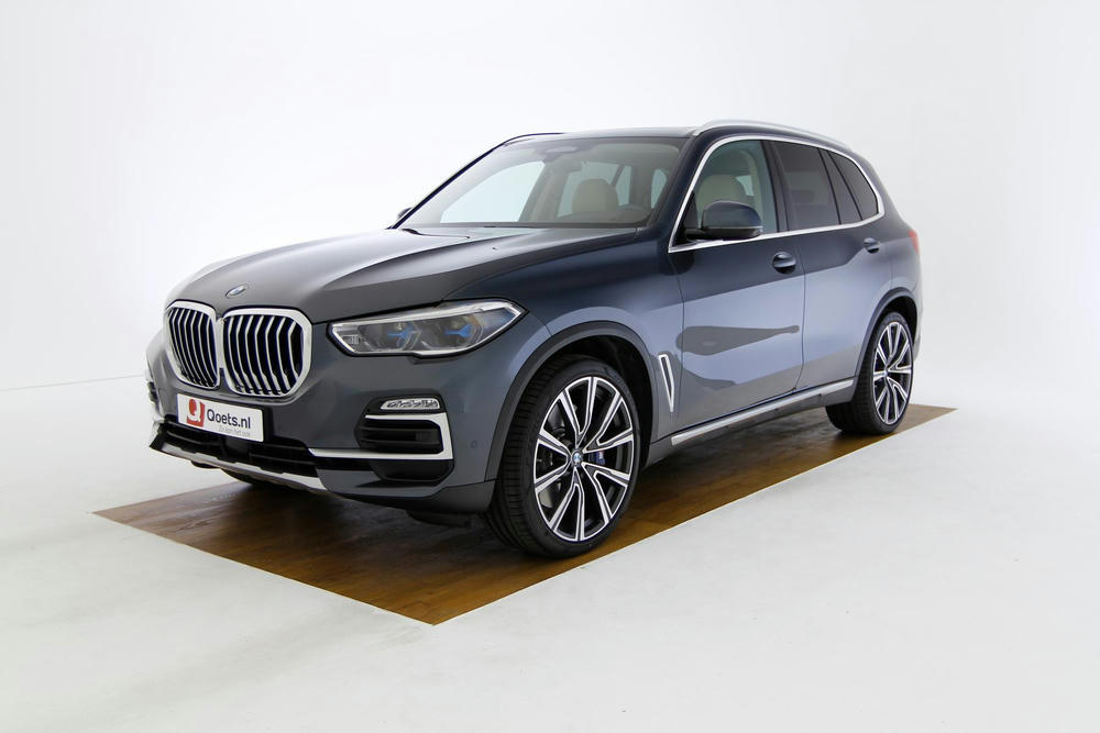 BMW-X5-40i-Arcticgrau-Voorkant.jpg
