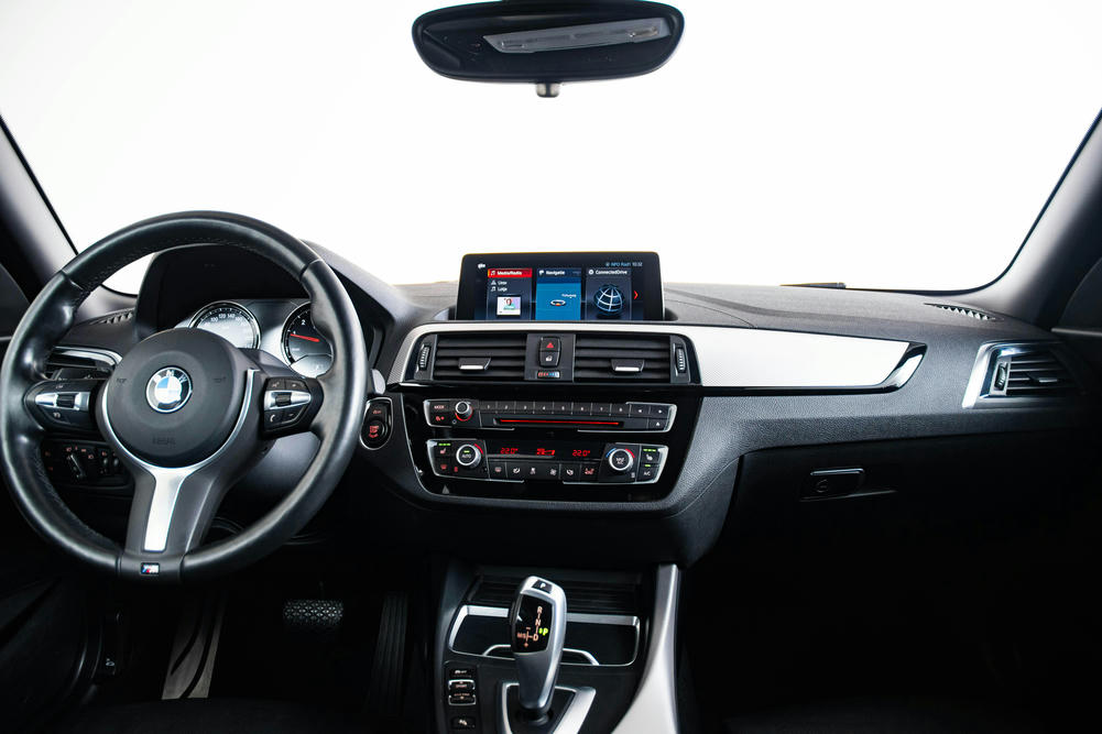 BMW - 220i Cabrio - 7G22410 - Interieur (1)