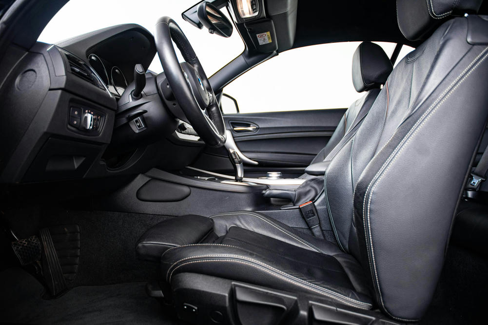 BMW - 220i Cabrio - 7G22410 - Interieur (3)