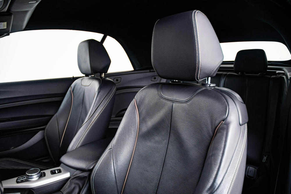 BMW - 220i Cabrio - 7G22410 - Interieur (4)