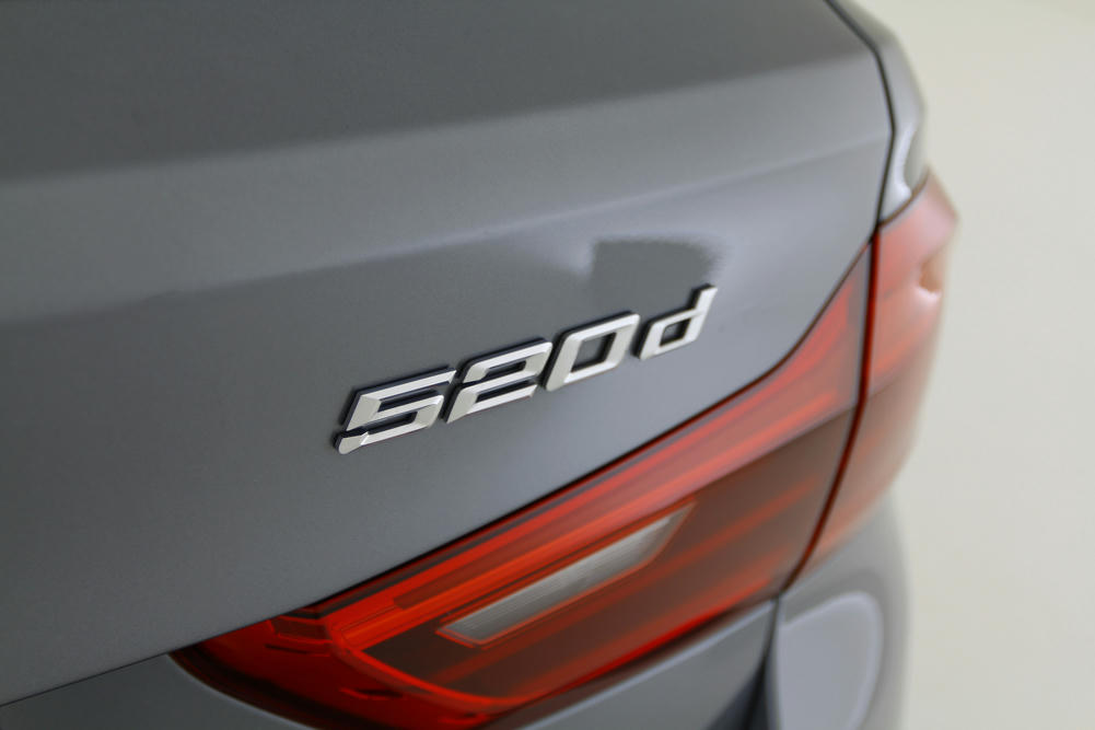 BMW - 520d Touring - BT72770 - Teaser - Exterieur (5).JPG