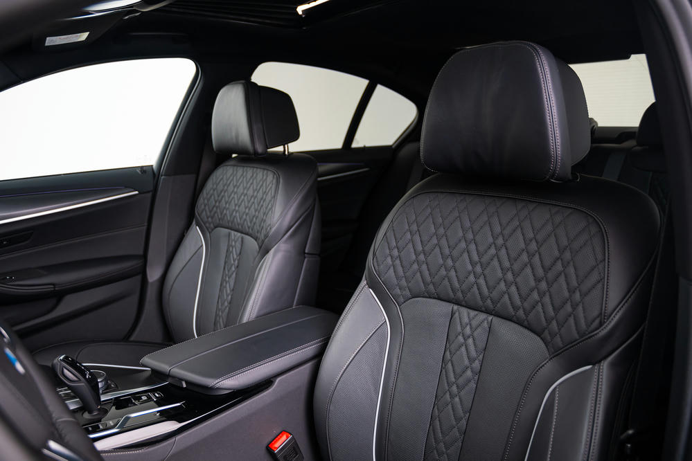 BMW - 530d Sedan Exklusivleder 'Nappa' Schwarz (8).jpg