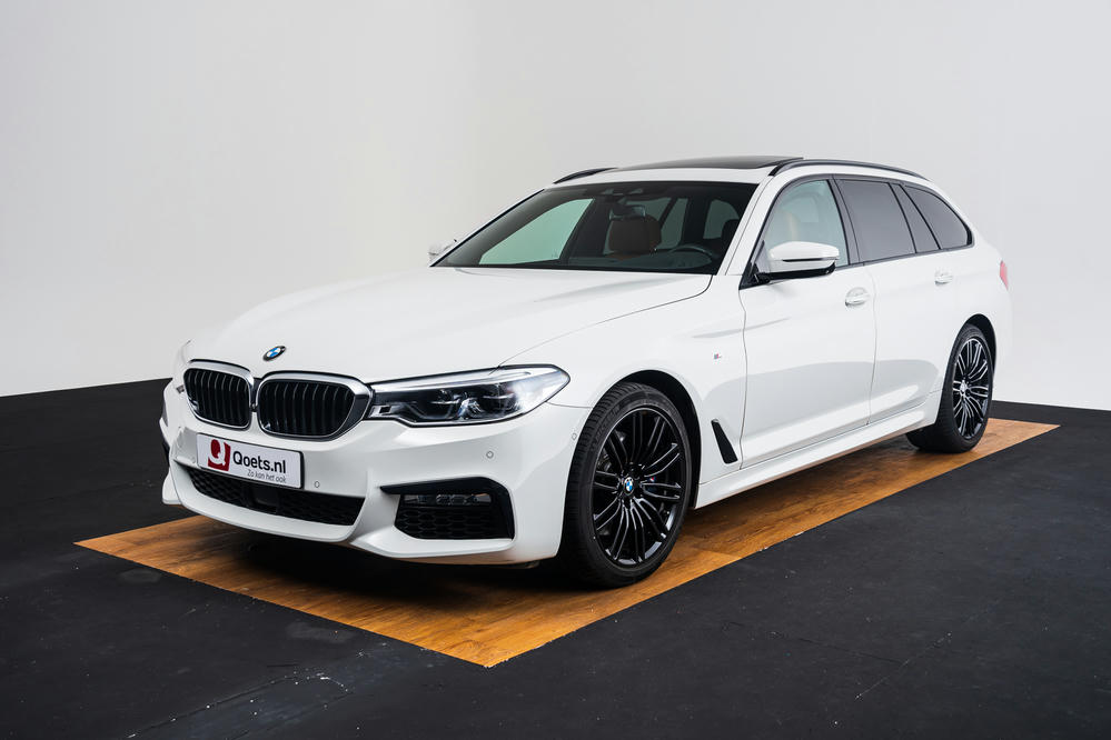 BMW - 530d Touring - B094497 - Teaser - Alpinweiss (20).jpg