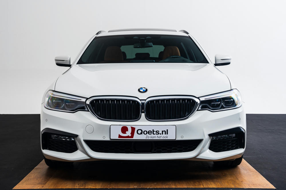 BMW - 530d Touring - B094497 - Teaser - Alpinweiss (4).jpg