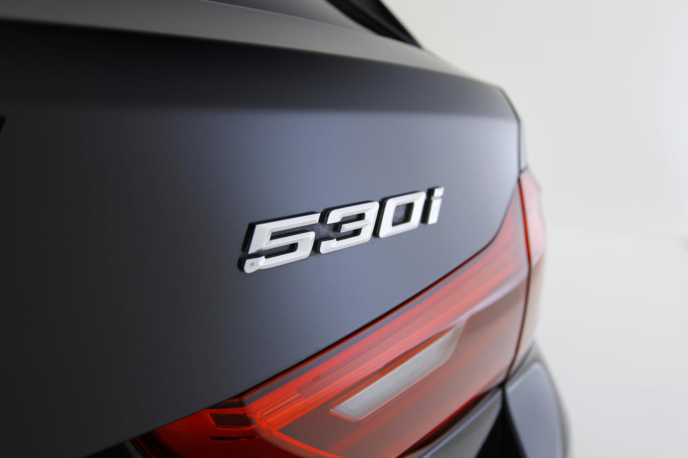 BMW - 530i xDrive Touring - BU75400 - Teaser - Exterieur - (11).JPG