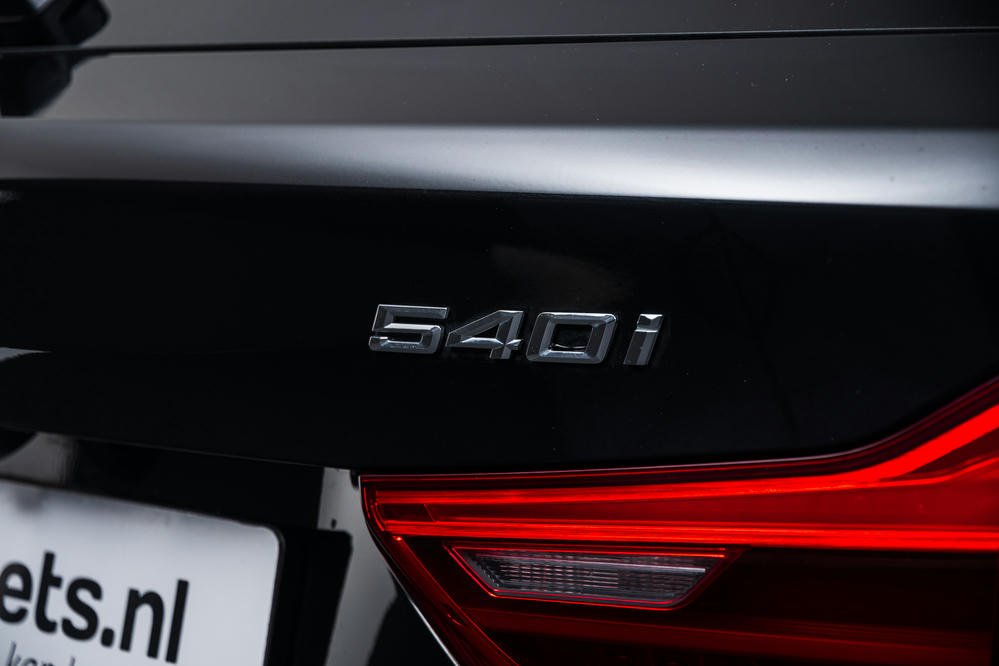 BMW - 540i xDrive Touring - B208765 - Teaser - Exterieur (6).jpg