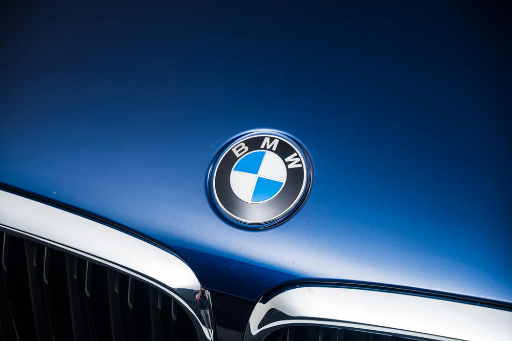 BMW - 540i xDrive Touring Mediterranblau metallic (11).jpg