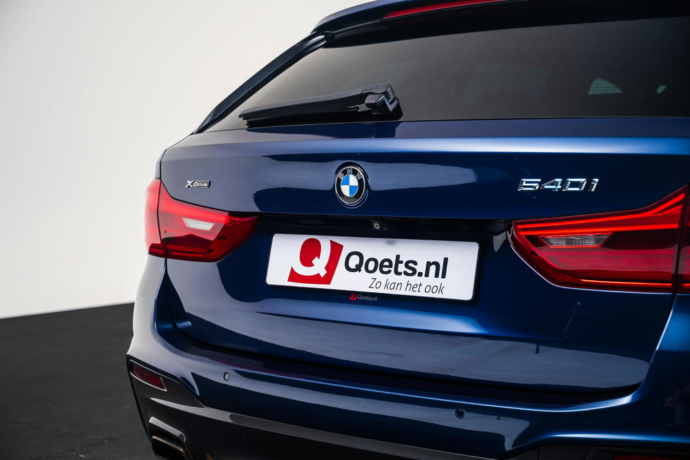 BMW - 540i xDrive Touring Mediterranblau metallic (15).jpg