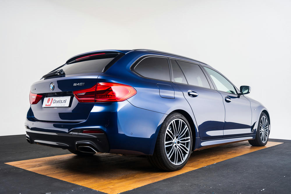 BMW - 540i xDrive Touring Mediterranblau metallic (16).jpg