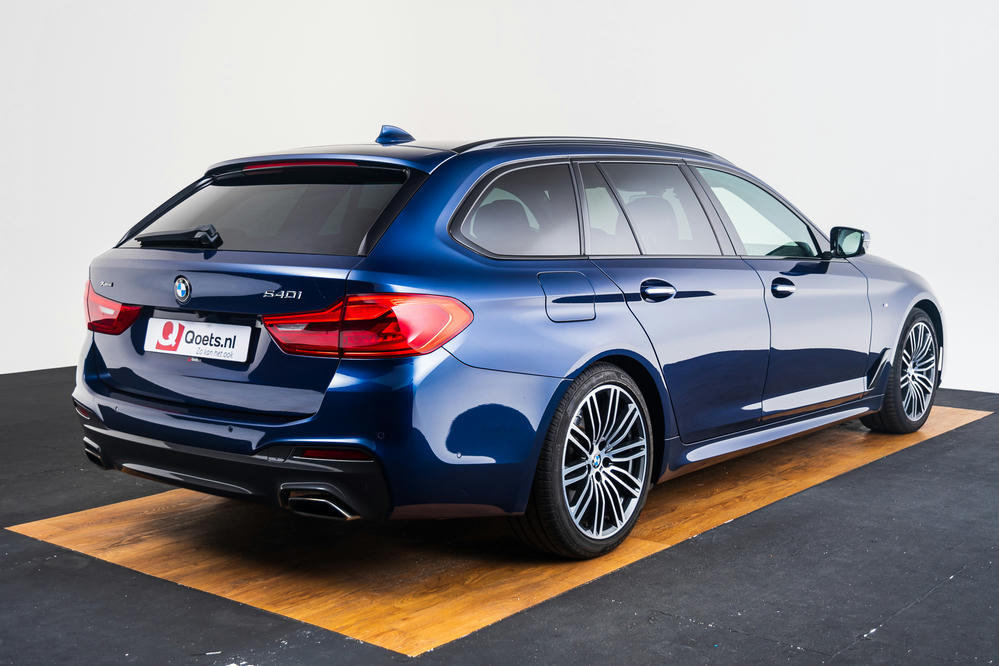 BMW - 540i xDrive Touring Mediterranblau metallic (18).jpg