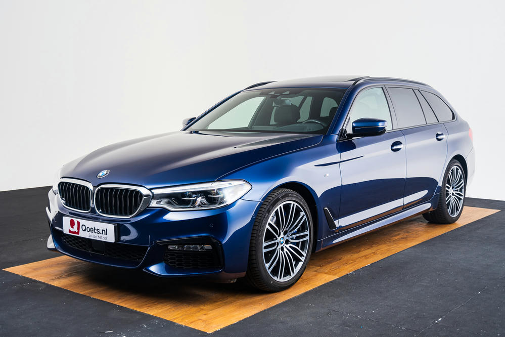 BMW - 540i xDrive Touring Mediterranblau metallic (21).jpg