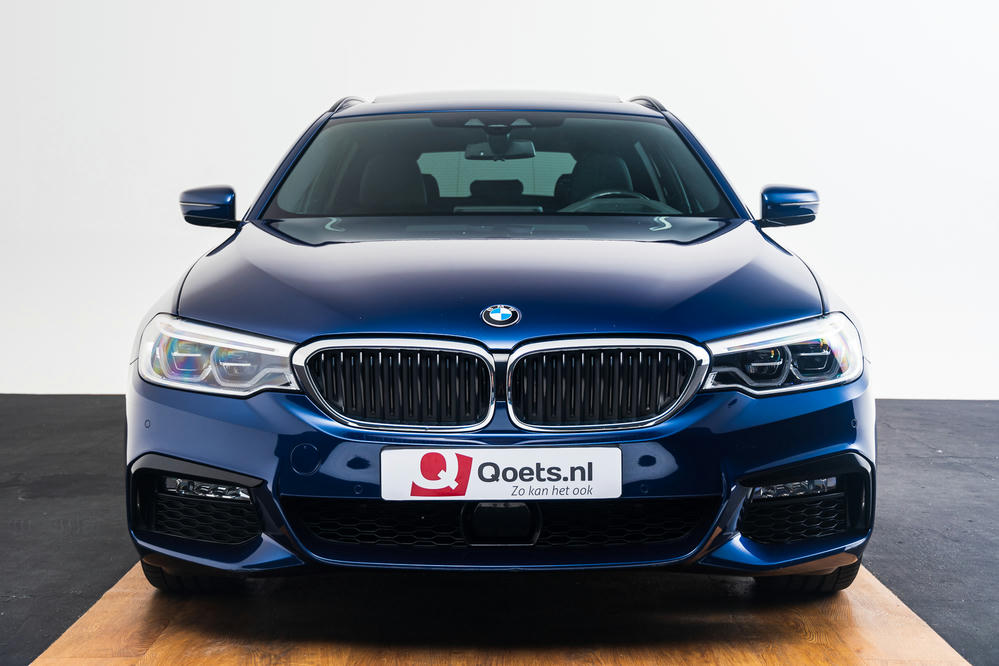 BMW - 540i xDrive Touring Mediterranblau metallic (3).jpg