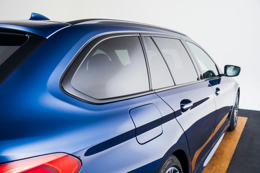 BMW - 540i xDrive Touring Mediterranblau metallic (4).jpg