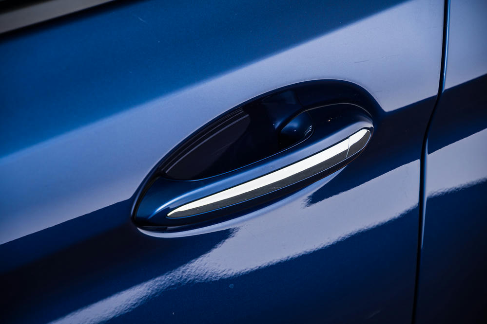 BMW - 540i xDrive Touring Mediterranblau metallic (5).jpg