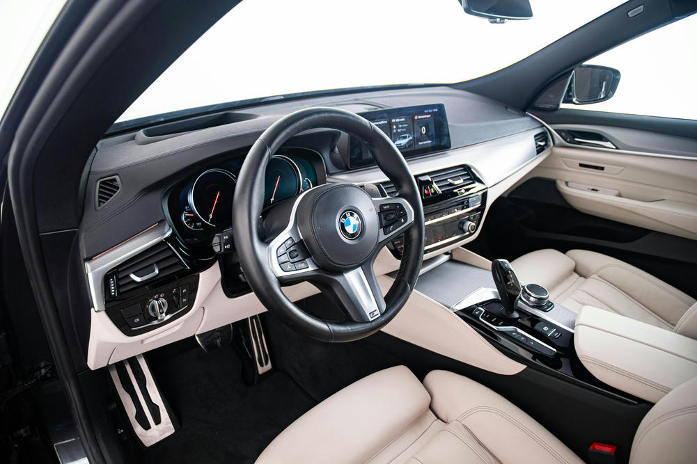 BMW - 630d GT - BE17129 - Interieur (10)
