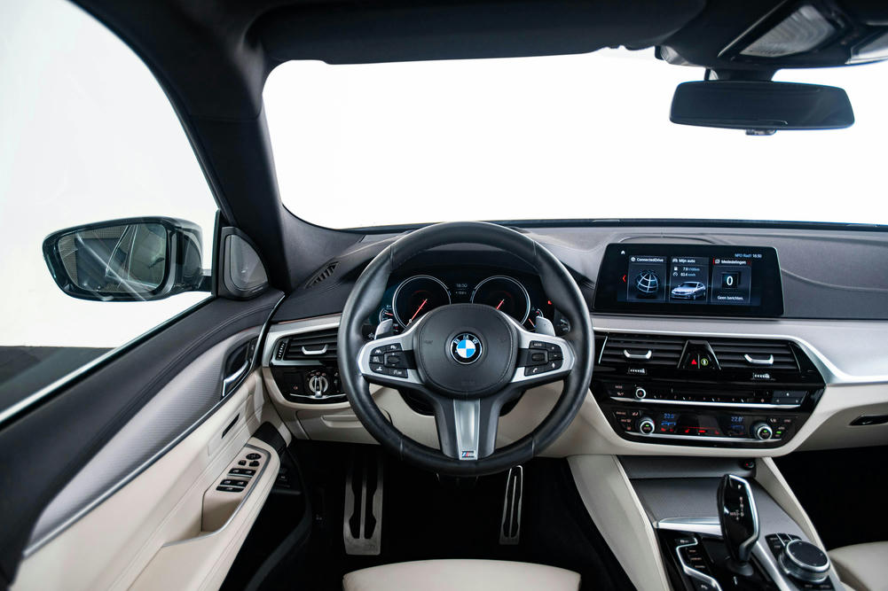 BMW - 630d GT - BE17129 - Interieur (26)