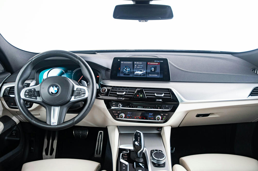 BMW - 630d GT - BE17129 - Interieur (29)