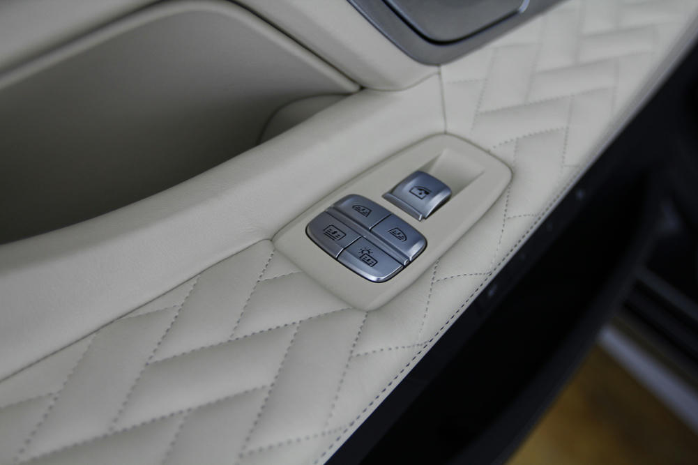 BMW - 750Li xDrive - GF97970 - Teaser - Interieur (19).JPG