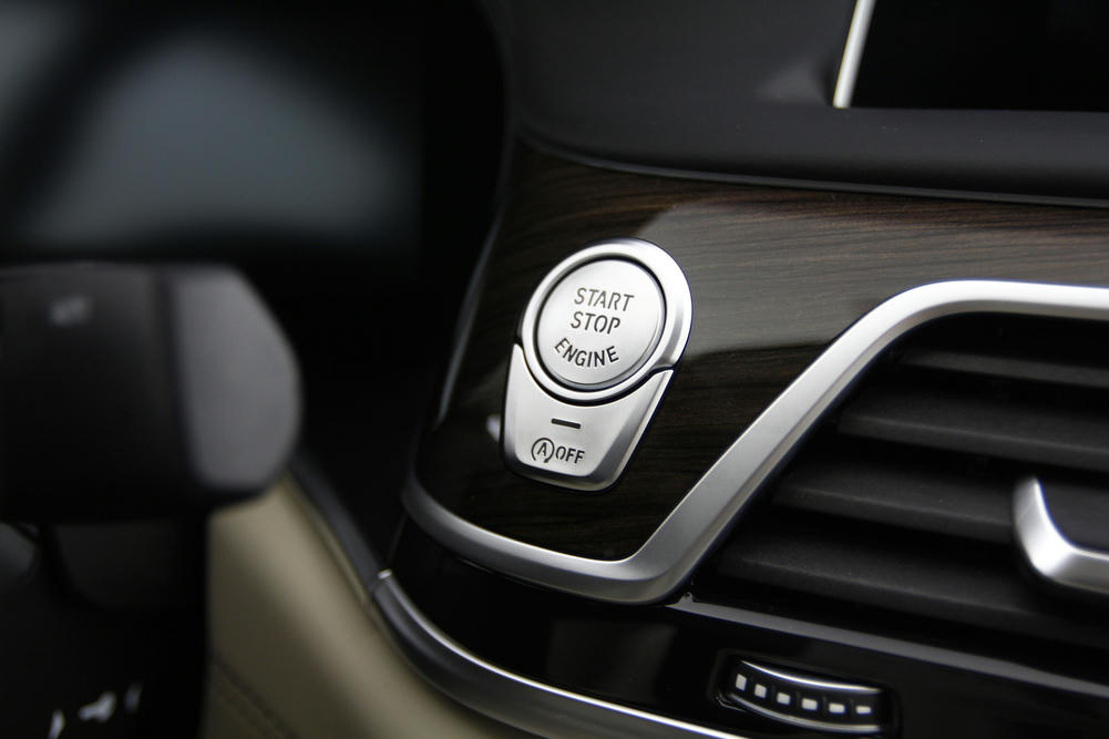 BMW - 750Li xDrive - GF97970 - Teaser - Interieur (34).JPG