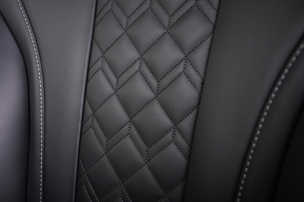 BMW - M340i xDrive Touring Individual leder 'Merino' Schwarz (7).jpg