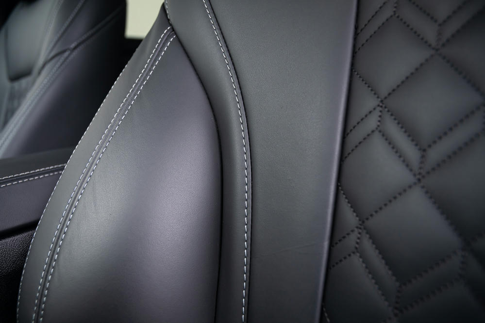 BMW - M340i xDrive Touring Individual leder 'Merino' Schwarz (8).jpg