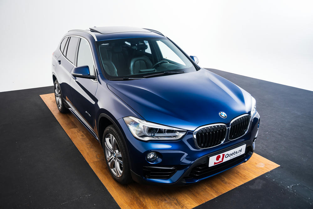 BMW - X1 sDrive18d Mediterranblau (10).jpg