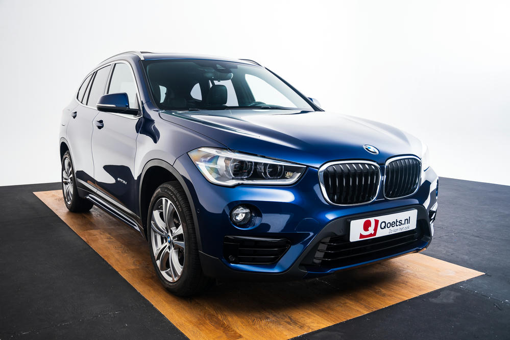 BMW - X1 sDrive18d Mediterranblau (11).jpg
