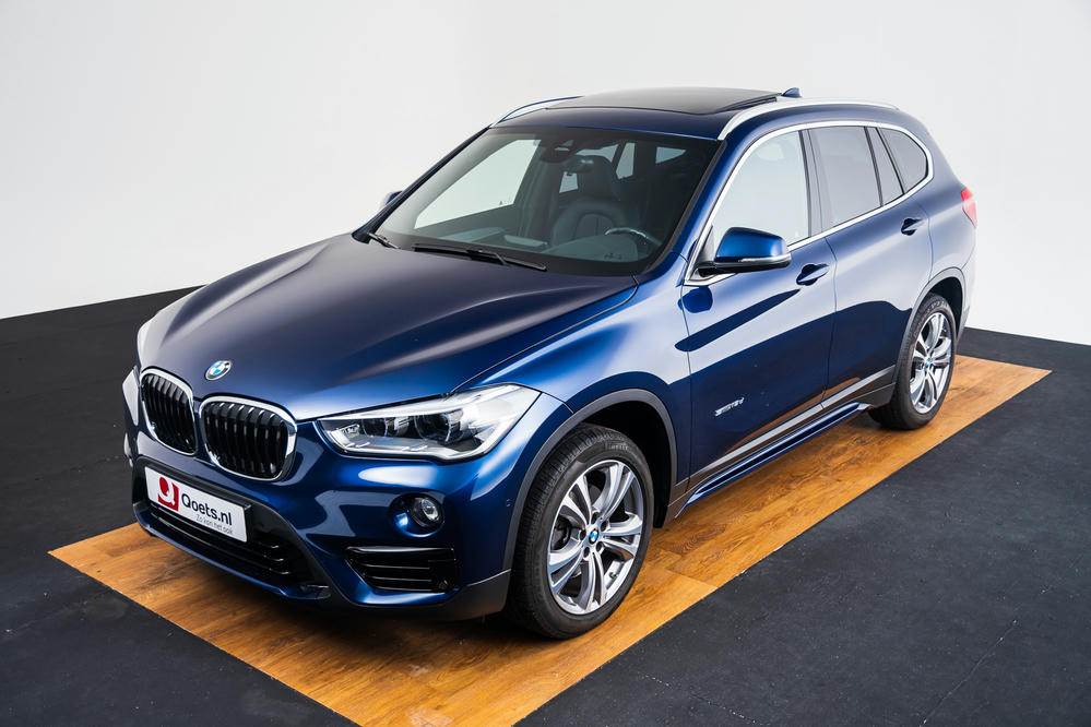 BMW - X1 sDrive18d Mediterranblau (19).jpg