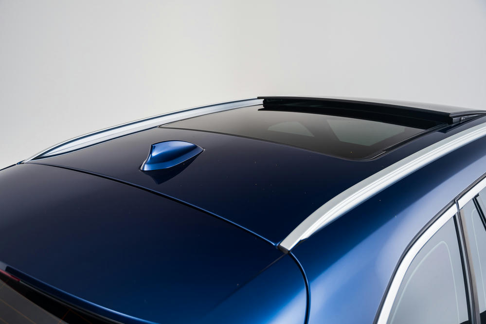 BMW - X1 sDrive18d Mediterranblau (2).jpg