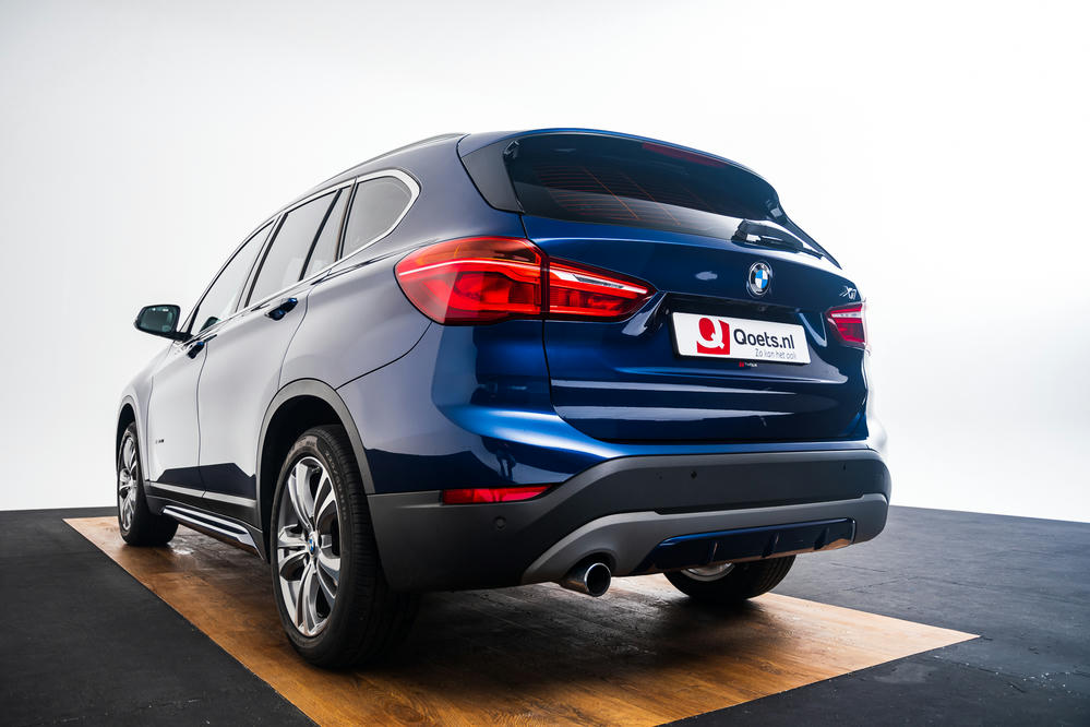 BMW - X1 sDrive18d Mediterranblau (5).jpg