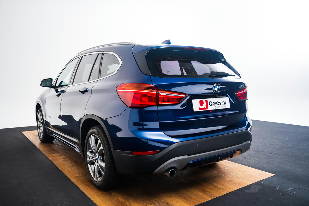 BMW - X1 sDrive18d Mediterranblau (7).jpg