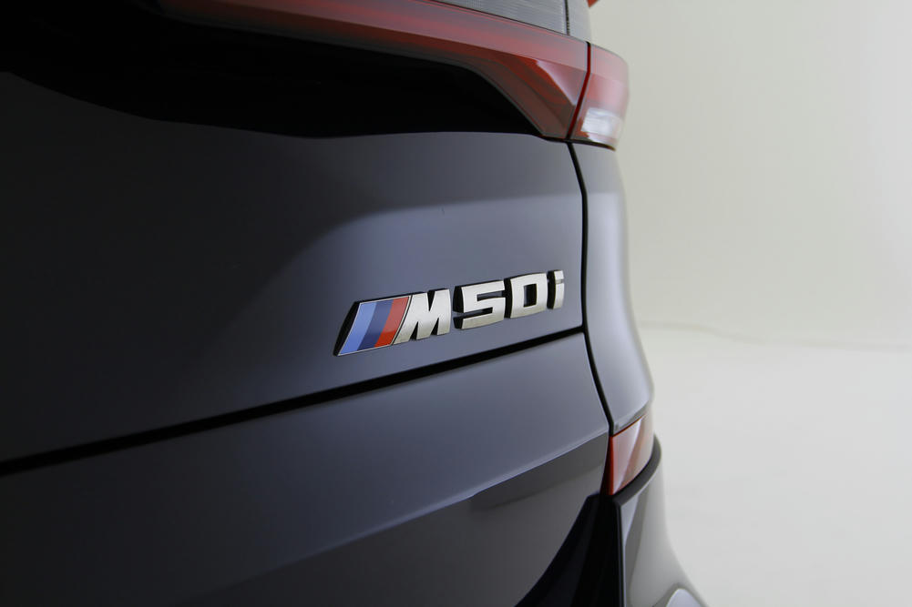 BMW X5 M50i