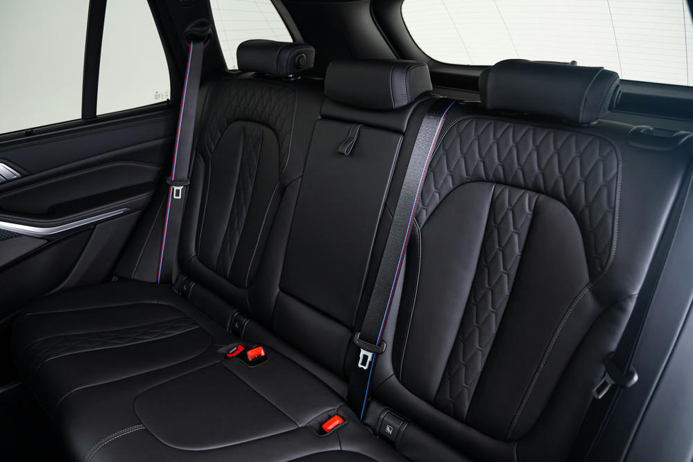 BMW - M340i xDrive Touring Individual leder 'Merino' Schwarz (4).jpg