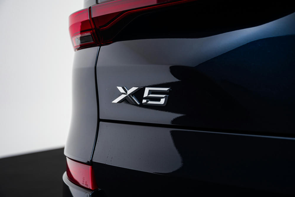 BMW - X5 xDrive40i - LJ31396 - Teaser - Exterieur (8).jpg
