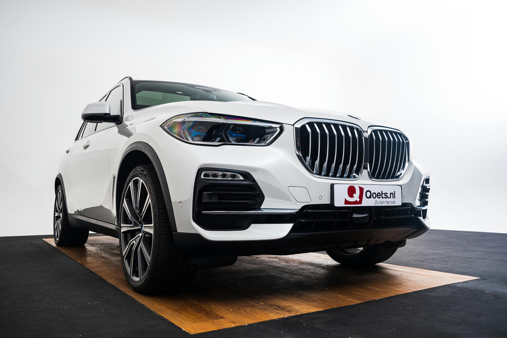 BMW - X5 xDrive45e Mineralweiss (10).jpg