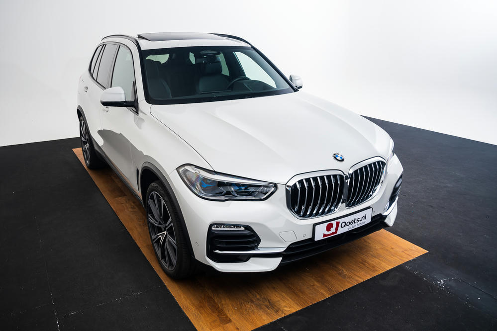 BMW - X5 xDrive45e Mineralweiss (11).jpg