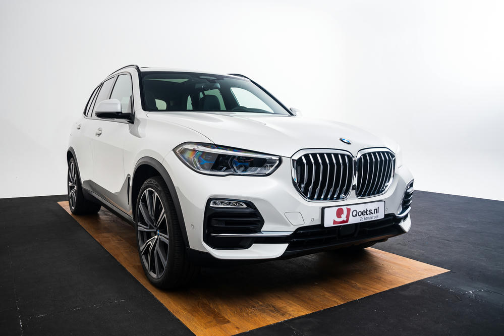 BMW - X5 xDrive45e Mineralweiss (12).jpg