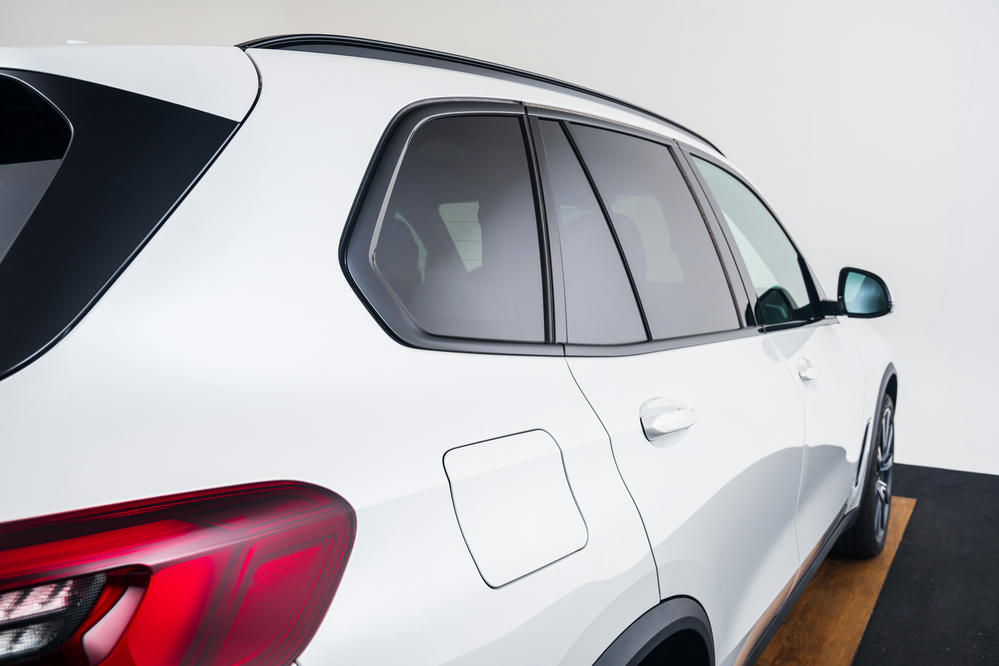 BMW - X5 xDrive45e Mineralweiss (13).jpg