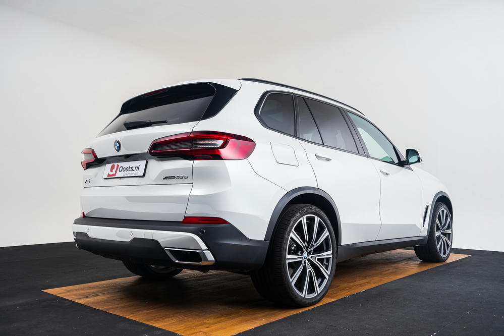 BMW - X5 xDrive45e Mineralweiss (14).jpg