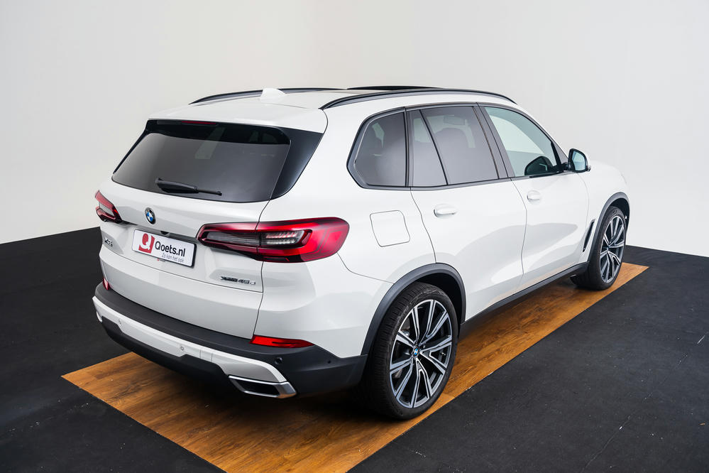 BMW - X5 xDrive45e Mineralweiss (15).jpg