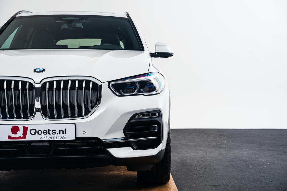 BMW - X5 xDrive45e Mineralweiss (17).jpg