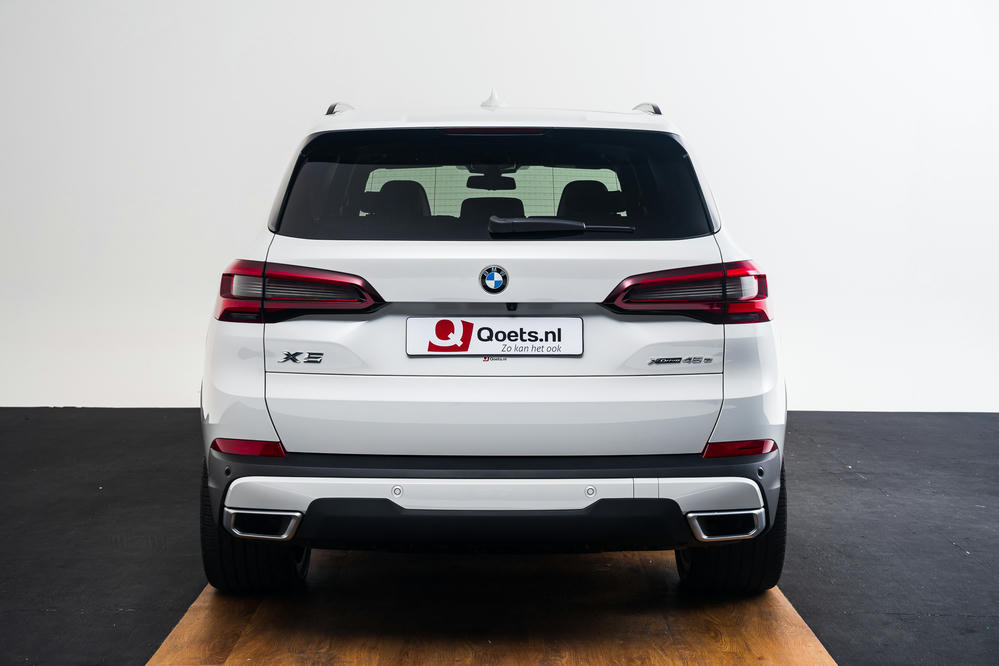 BMW - X5 xDrive45e Mineralweiss (2).jpg